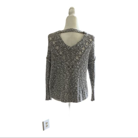 Hollister Oversized Gray & White Crochet Sweater - Picture 1 of 4